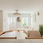 Stylish 2br With Ac & Terrace | By Airnest Apartamento *