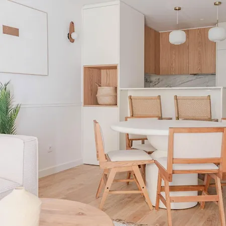 アパート Stylish 2br With Ac & Terrace | By Airnest