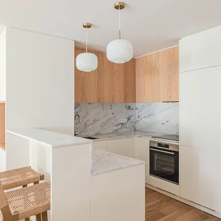 Stylish 2br With Ac & Terrace | By Airnest アパート リスボン