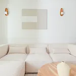 Stylish 2br With Ac & Terrace | By Airnest Διαμέρισμα Lisboa