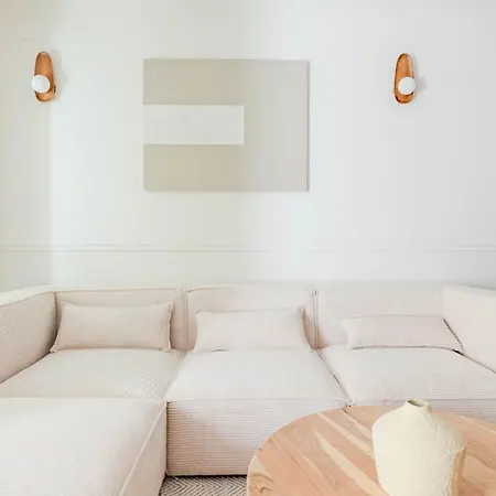 Stylish 2br With Ac & Terrace | By Airnest Apartament Lizbona