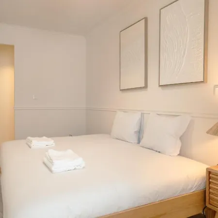 Апартаменты Stylish 2br With Ac & Terrace | By Airnest